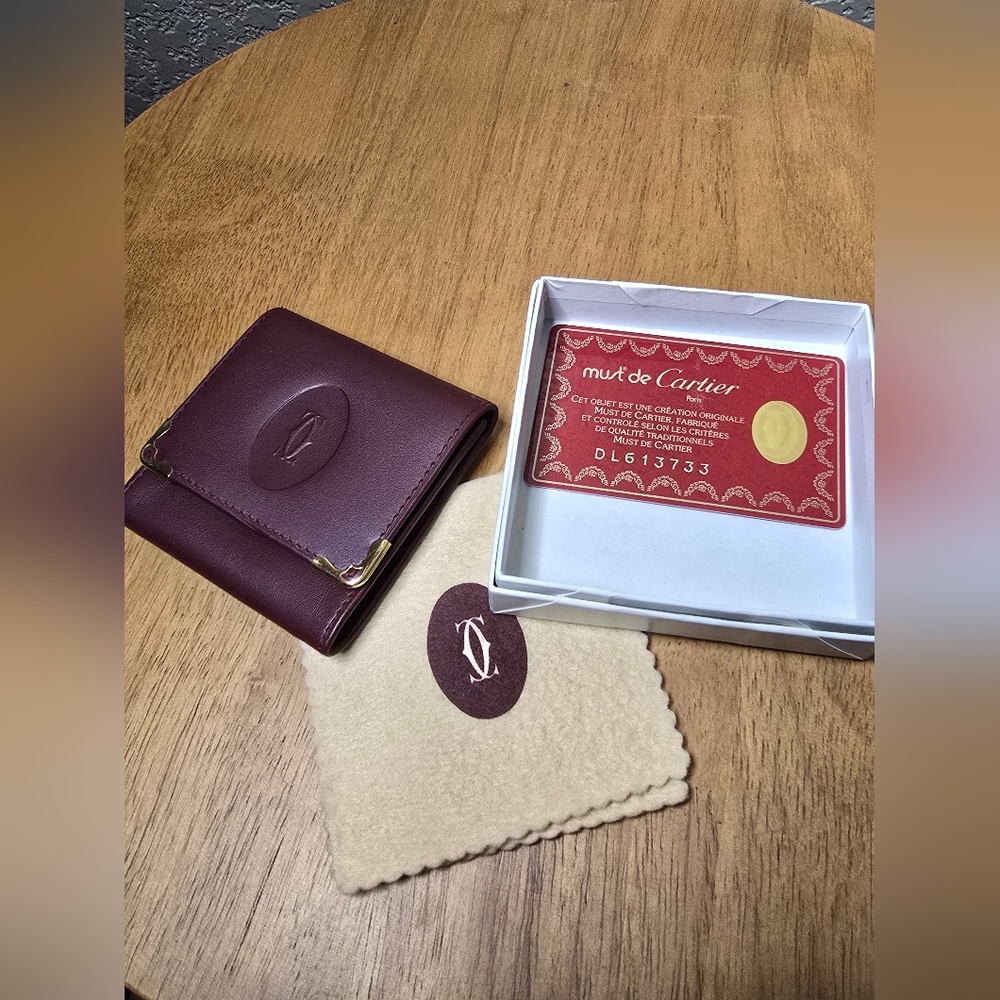Like New! Cartier Maroon Leather Coin Wallet W/card Of Certification - Picture 4 of 8